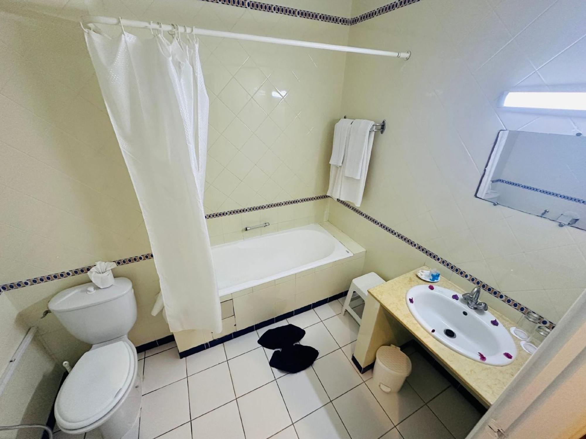 Hotel Best Beach- Family Only Chott Meriem Exterior photo